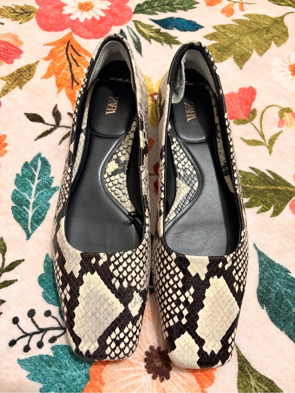 ZARA Women's Snake-Print Square-Toe Ballet Flats in Black & Cream, Size 7
